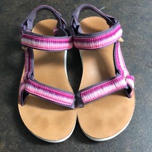 Teva Leather bottom sandal size 5